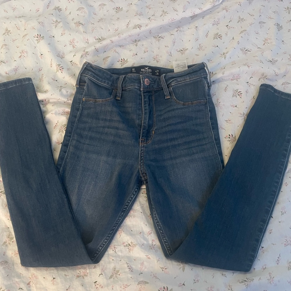 hollister high-rise dark wash skinny jeans